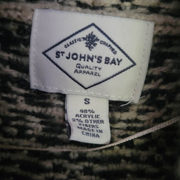 St. John's Bay Sweater - Picture 4 of 4
